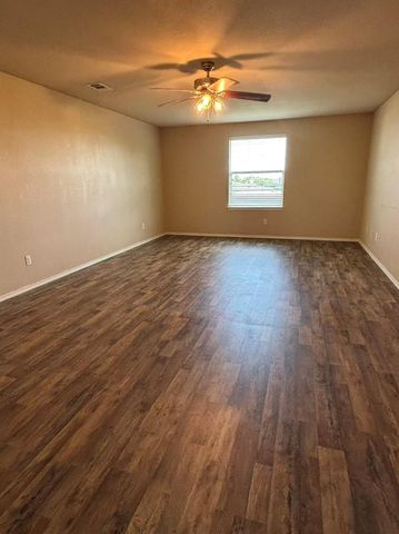 301 Comal RUN, Hutto, TX 78634