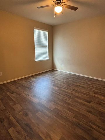 301 Comal RUN, Hutto, TX 78634
