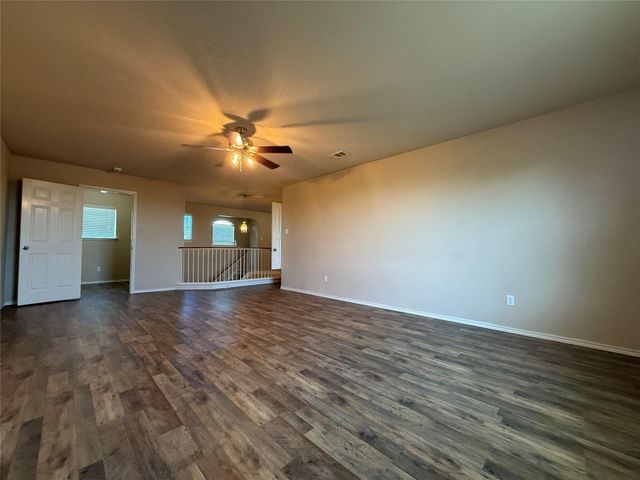 301 Comal RUN, Hutto, TX 78634
