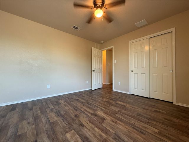 301 Comal RUN, Hutto, TX 78634
