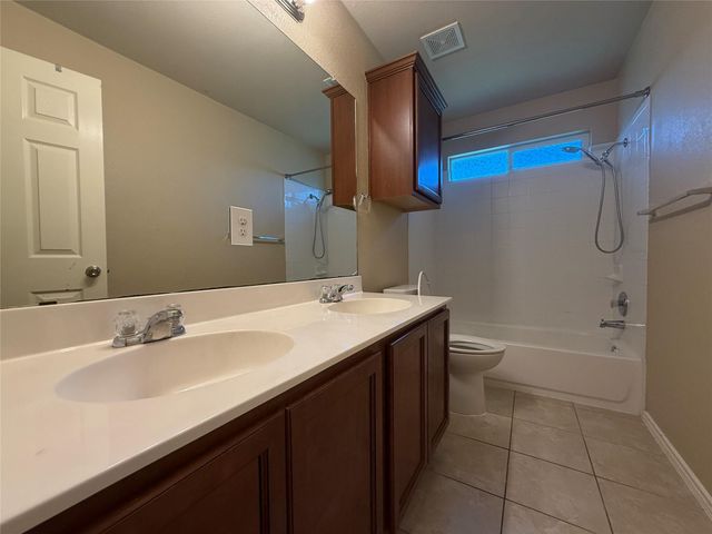 301 Comal RUN, Hutto, TX 78634