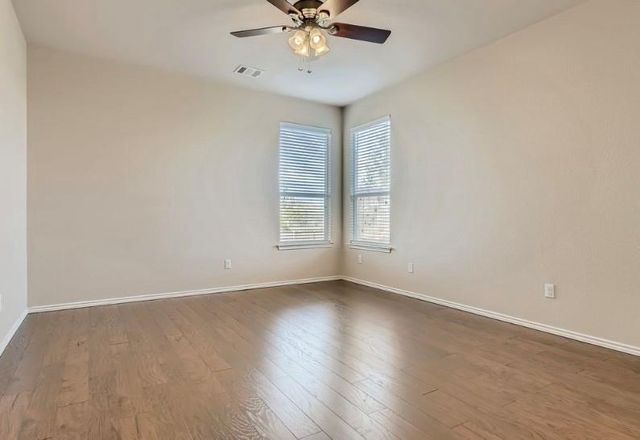 301 Comal RUN, Hutto, TX 78634