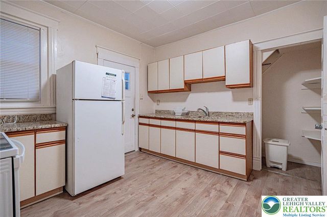 27 North West Street, Allentown City, PA 18102