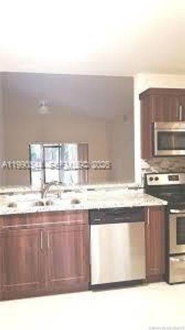 453 Lakeview Dr 4, Weston, FL 33326