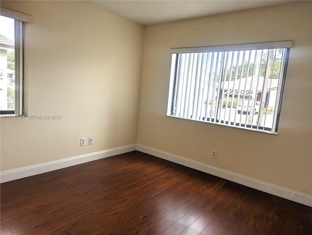 453 Lakeview Dr 4, Weston, FL 33326