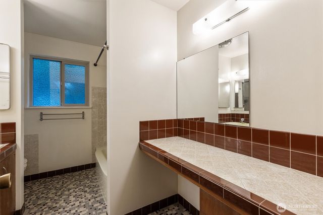 2515 NE 106th Place, Seattle, WA 98125