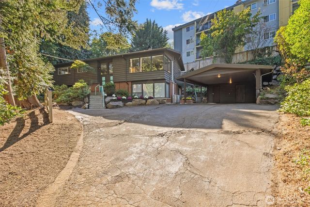 2515 NE 106th Place, Seattle, WA 98125