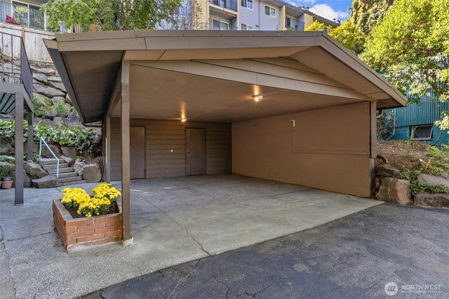 2515 NE 106th Place, Seattle, WA 98125