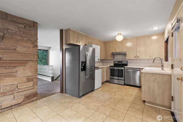 2515 NE 106th Place, Seattle, WA 98125
