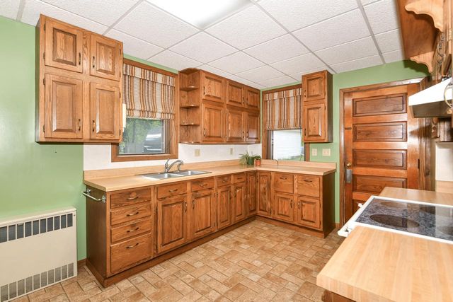 441 W Chestnut STREET, Burlington, WI 53105
