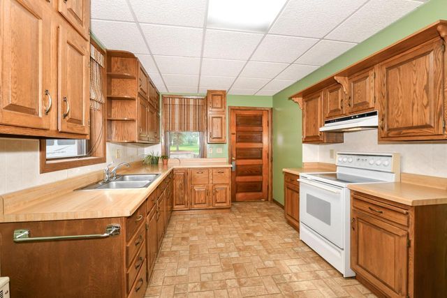 441 W Chestnut STREET, Burlington, WI 53105