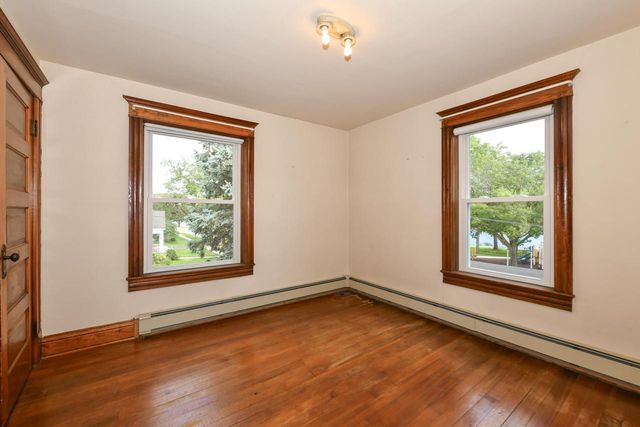 441 W Chestnut STREET, Burlington, WI 53105