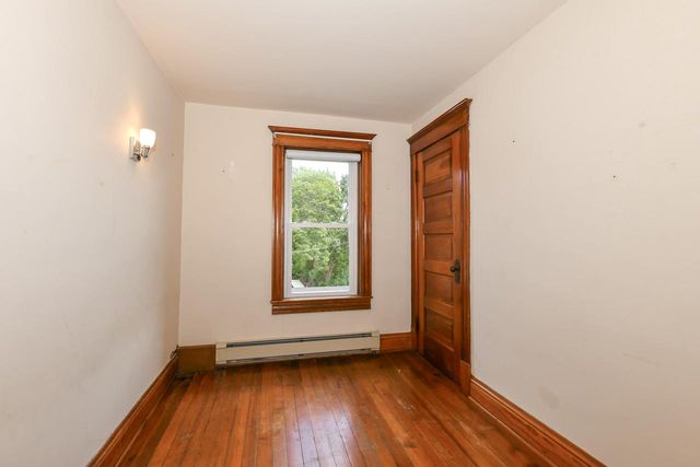 441 W Chestnut STREET, Burlington, WI 53105