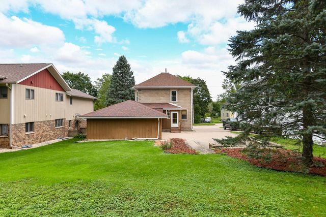 441 W Chestnut STREET, Burlington, WI 53105
