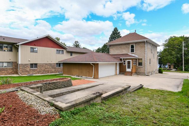 441 W Chestnut STREET, Burlington, WI 53105