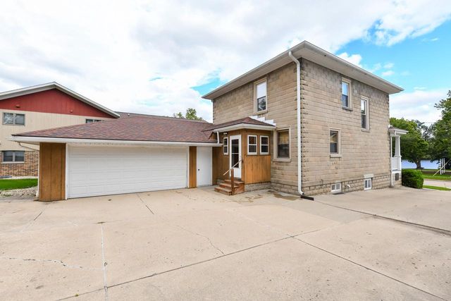 441 W Chestnut STREET, Burlington, WI 53105