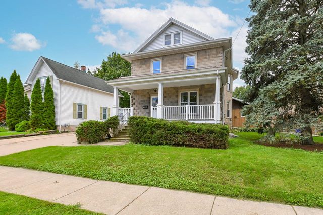 441 W Chestnut STREET, Burlington, WI 53105