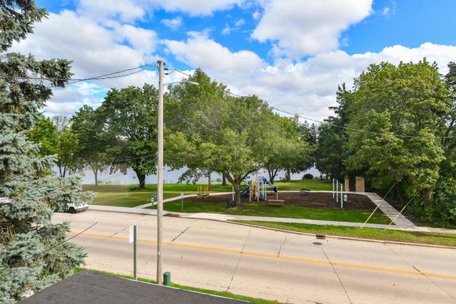 441 W Chestnut STREET, Burlington, WI 53105