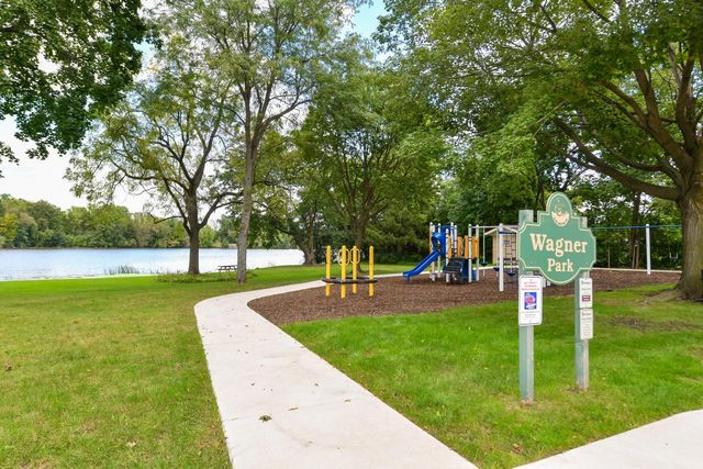 441 W Chestnut STREET, Burlington, WI 53105