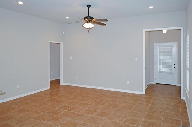 621 Greenwich Dr, Baton Rouge, LA 70820
