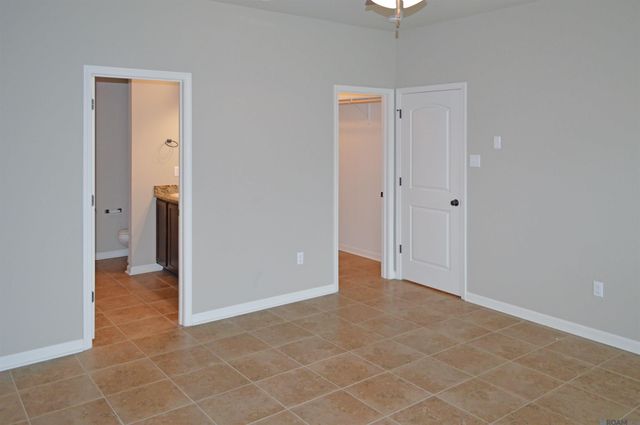 621 Greenwich Dr, Baton Rouge, LA 70820