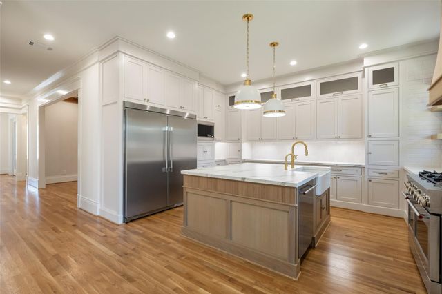 826 Ralfallen Street, Houston, TX 77008