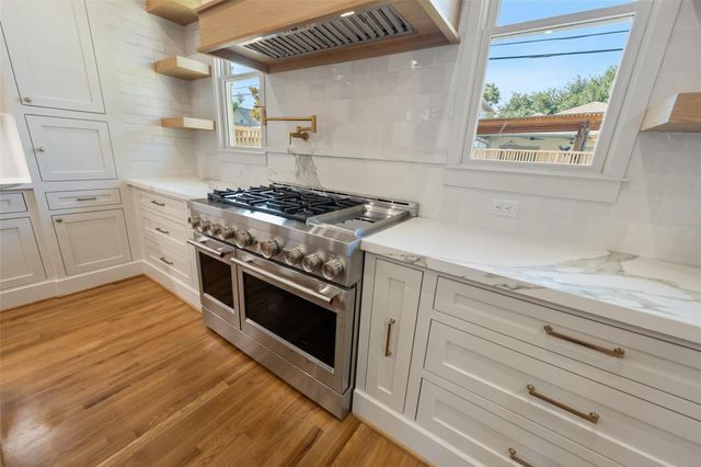 826 Ralfallen Street, Houston, TX 77008