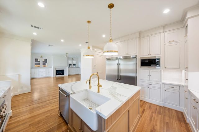 826 Ralfallen Street, Houston, TX 77008