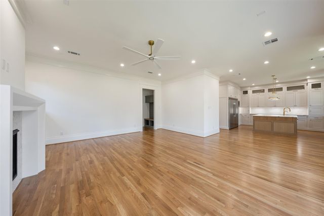 826 Ralfallen Street, Houston, TX 77008