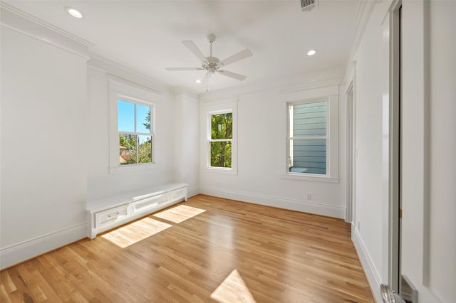 826 Ralfallen Street, Houston, TX 77008