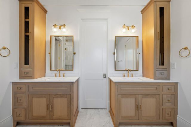 826 Ralfallen Street, Houston, TX 77008