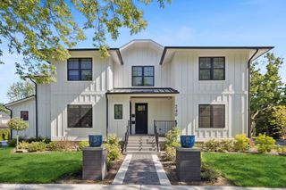 240 S Brainard Avenue 2, La Grange, IL 60525