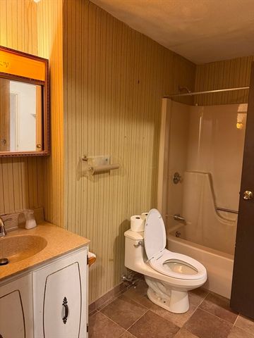 232 Canton St 107, Randolph, MA 02368