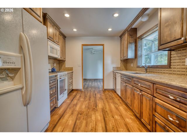 2540 GABLE Rd, St Helens, OR 97051