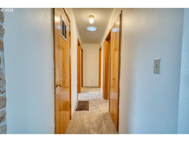 2540 GABLE Rd, St Helens, OR 97051