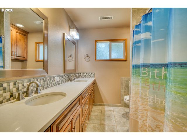 2540 GABLE Rd, St Helens, OR 97051