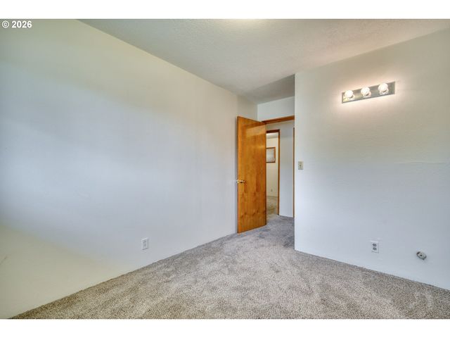 2540 GABLE Rd, St Helens, OR 97051