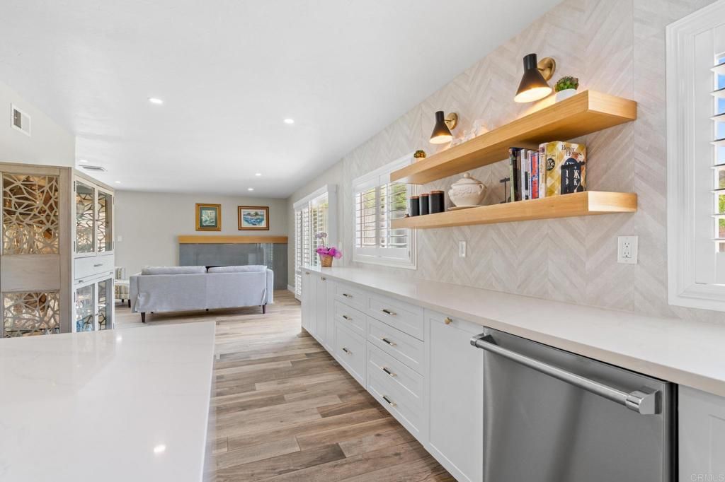 Image 14 of property listing at 7310 Margerum Avenue, San Diego, CA 92120