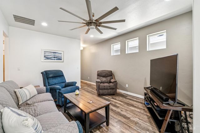 2097 W Claira, Nampa, ID 83651