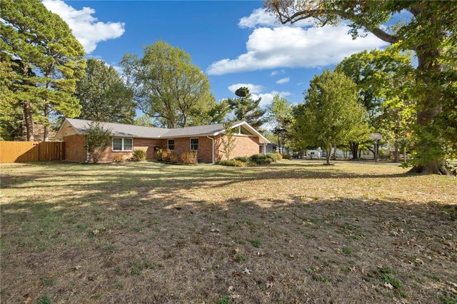 509 Catlett Street, Prairie Grove, AR 72753