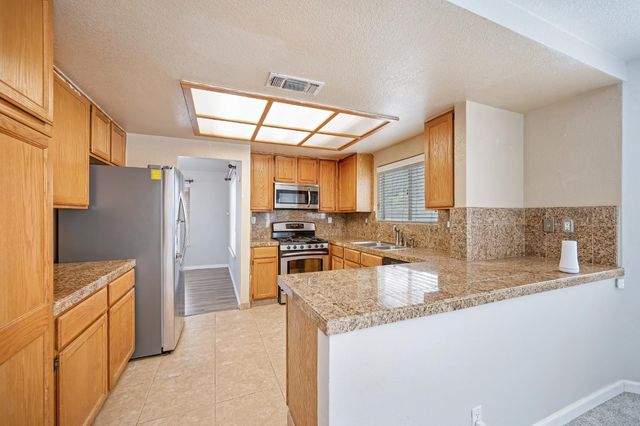 8239 Derbyshire Cir, Sacramento, CA 95828