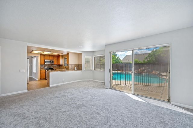 8239 Derbyshire Cir, Sacramento, CA 95828