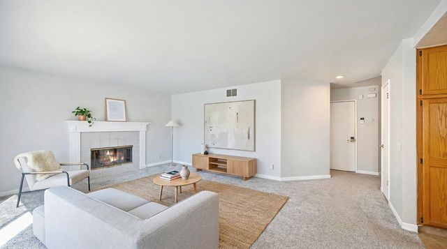 8239 Derbyshire Cir, Sacramento, CA 95828