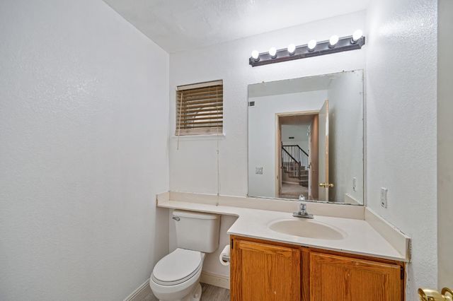 8239 Derbyshire Cir, Sacramento, CA 95828