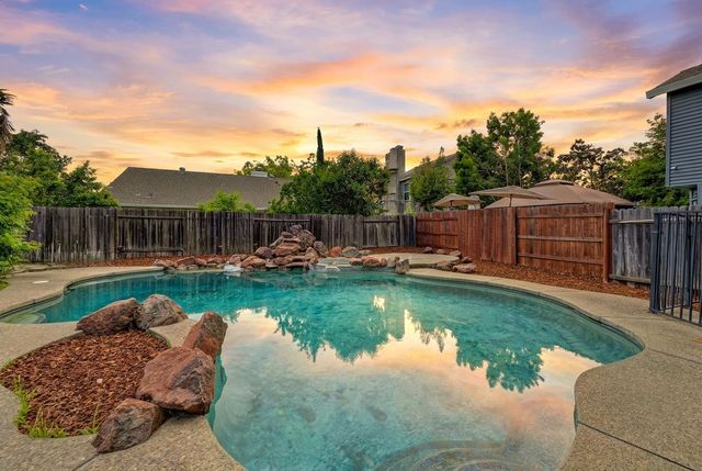 8239 Derbyshire Cir, Sacramento, CA 95828