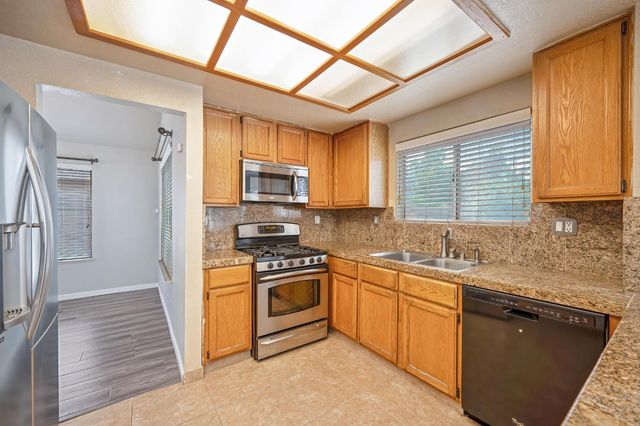 8239 Derbyshire Cir, Sacramento, CA 95828