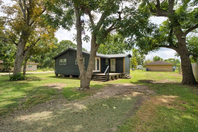 111 Georgia Street, Brazoria, TX 77422