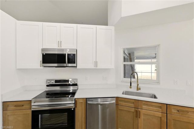 410 SE 7th ST, Cape Coral, FL 33990