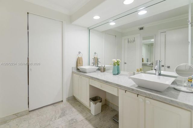 1121 Crandon Boulevard D206, Key Biscayne, FL 33149