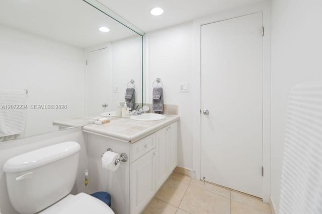 1121 Crandon Boulevard D206, Key Biscayne, FL 33149